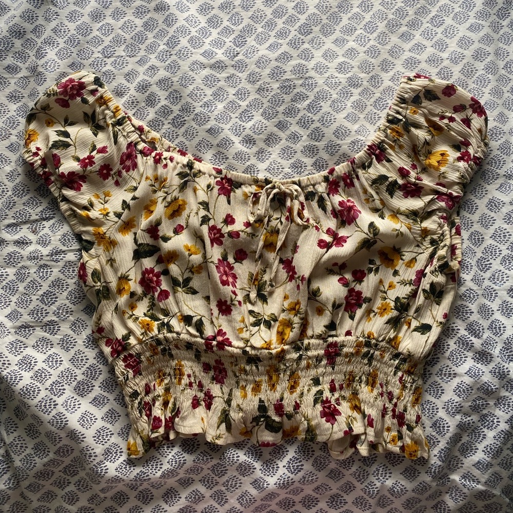 AMERICAN EAGLE FLORAL CROP TOP